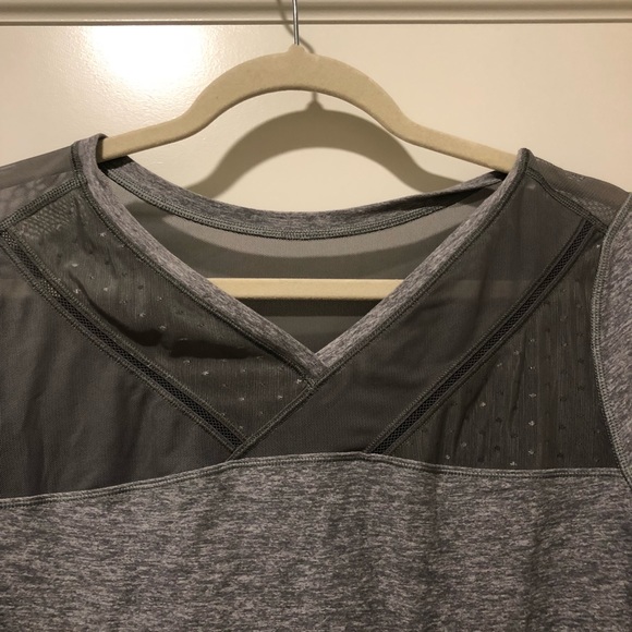 Lululemon long sleeve light pullover - Picture 2 of 3